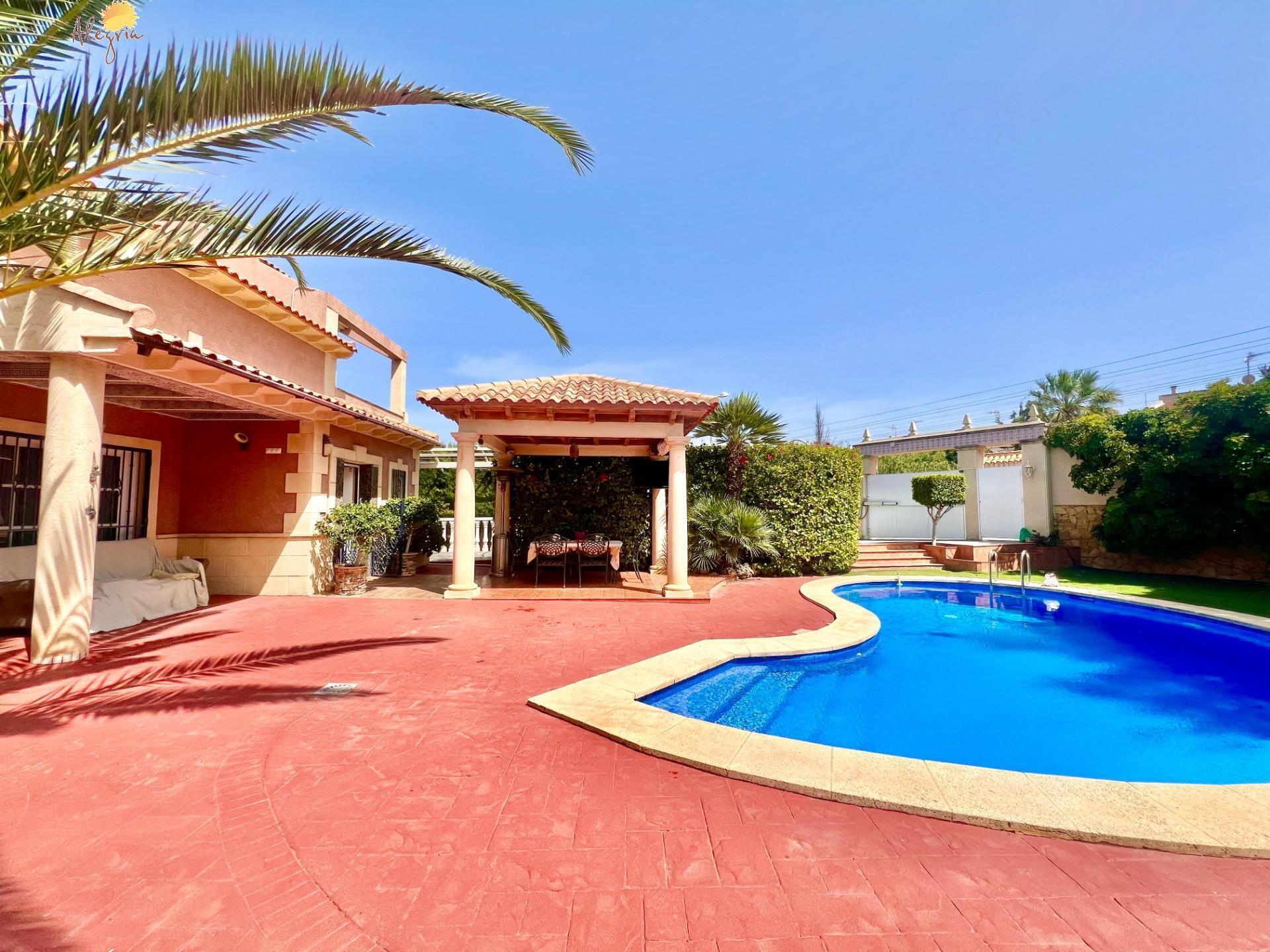 For sale - 3 Bedroom 2 Bathroom Villa in Torrevieja - Los Balcones - Los Altos Del Edén  - Alicante