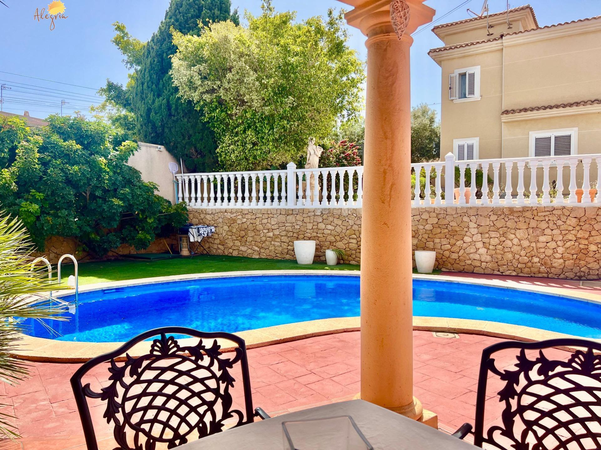 For sale - 3 Bedroom 2 Bathroom Villa in Torrevieja - Los Balcones - Los Altos Del Edén  - Alicante