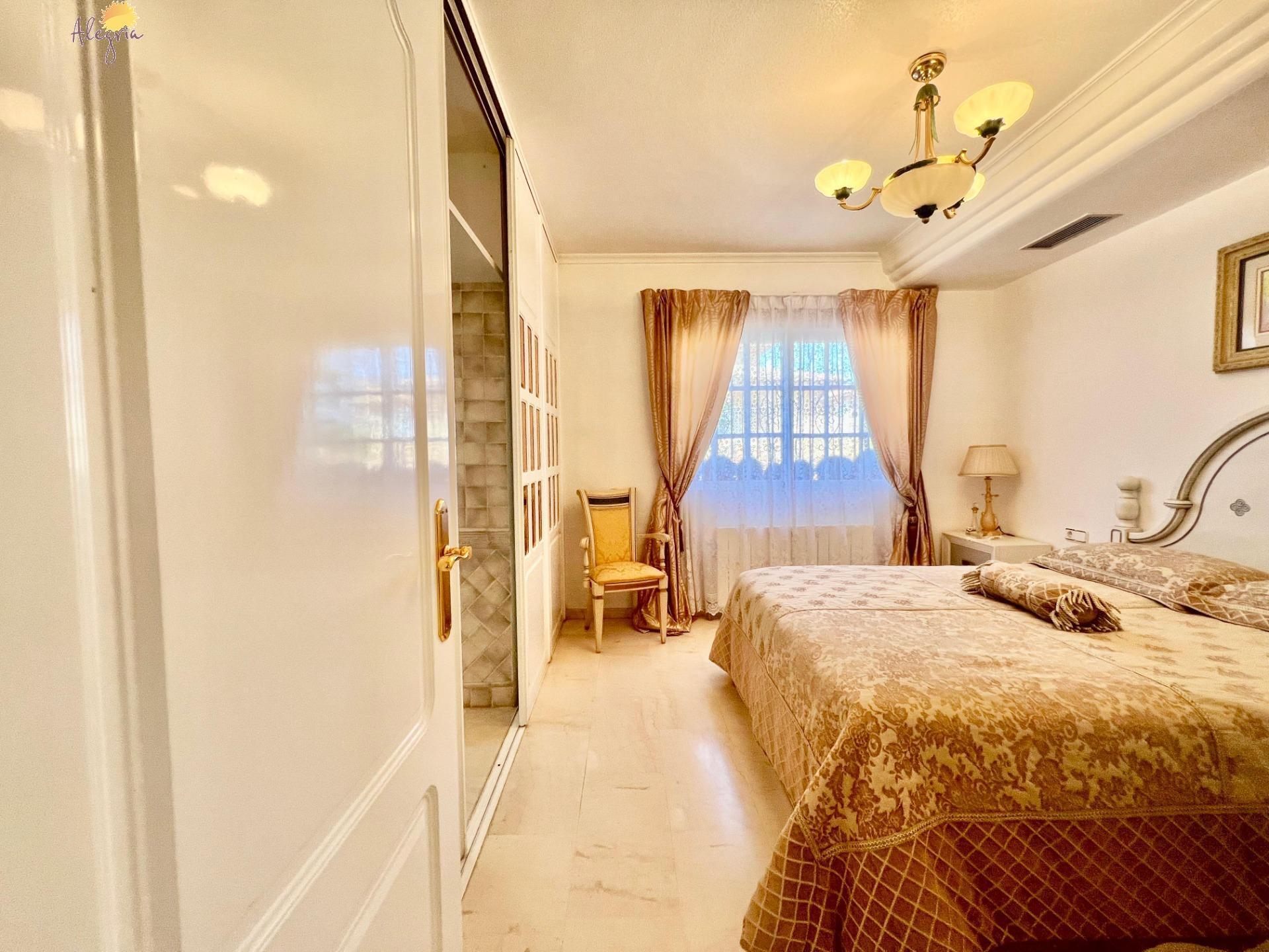 For sale - 3 Bedroom 2 Bathroom Villa in Torrevieja - Los Balcones - Los Altos Del Edén  - Alicante