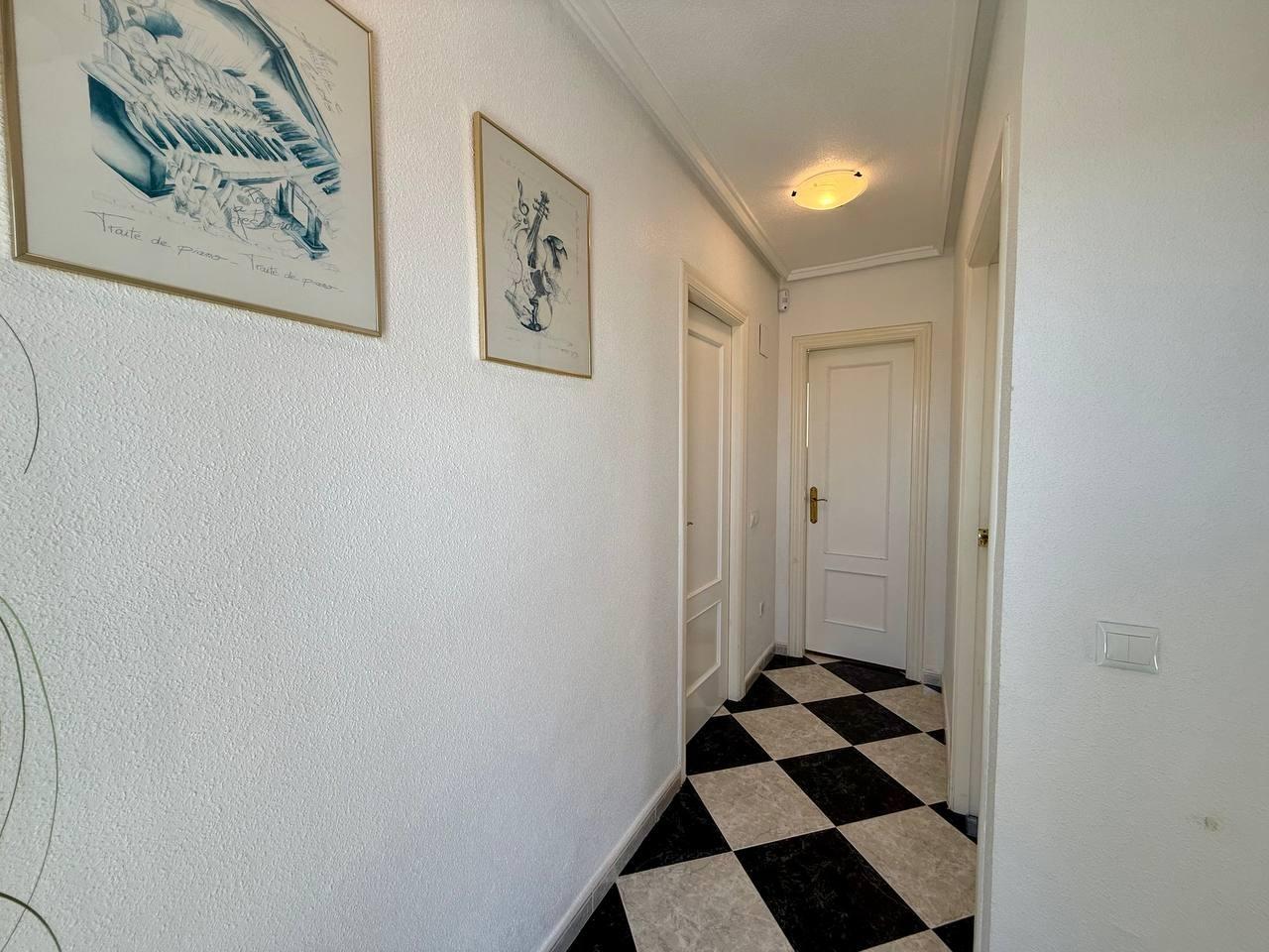 For sale - 4 Bedroom 3 Bathroom Villa in Playa Flamenca  - Playa Flamenca  - Alicante