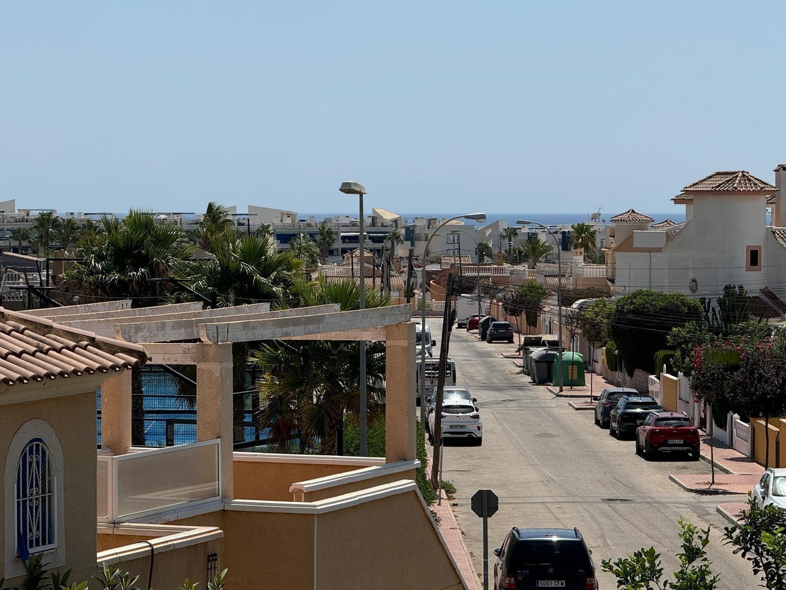 For sale - 4 Bedroom 3 Bathroom Villa in Playa Flamenca  - Playa Flamenca  - Alicante