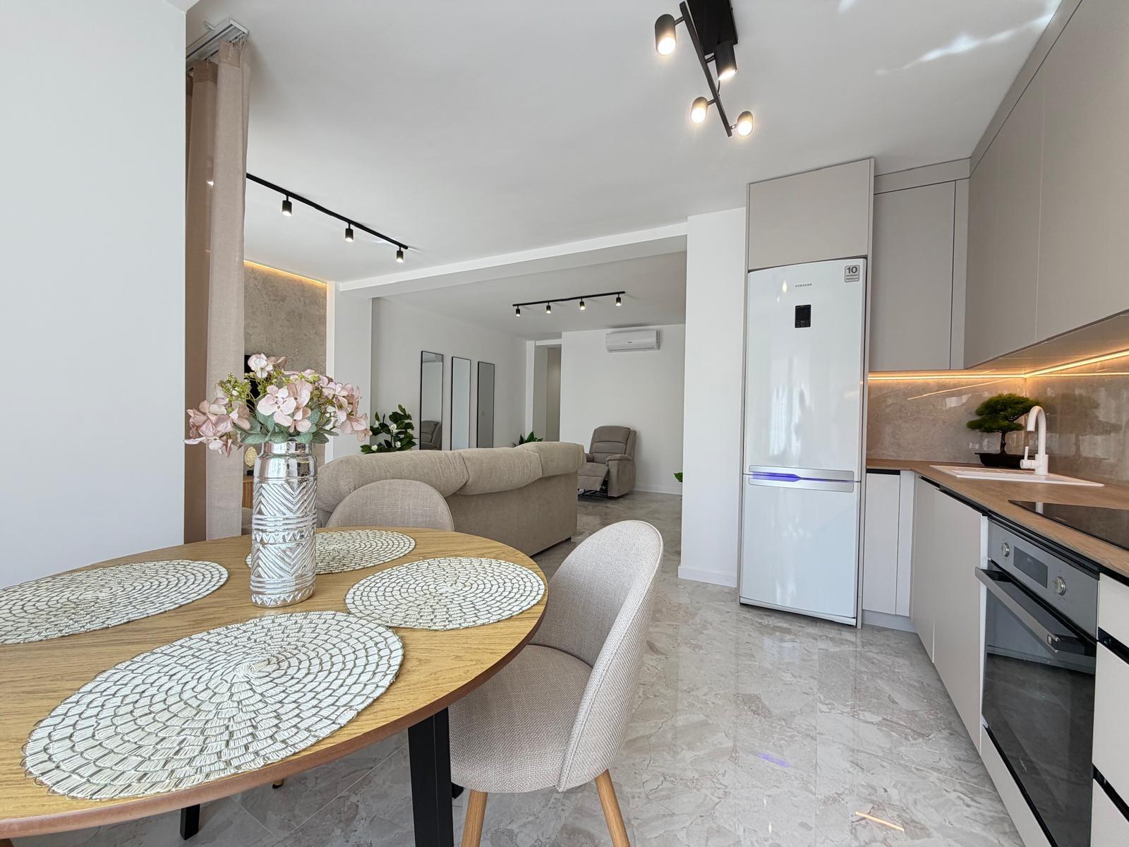 For sale - 3 Bedroom 1 Bathroom Penthouse in Torrevieja - Playa Del Cura  - Alicante