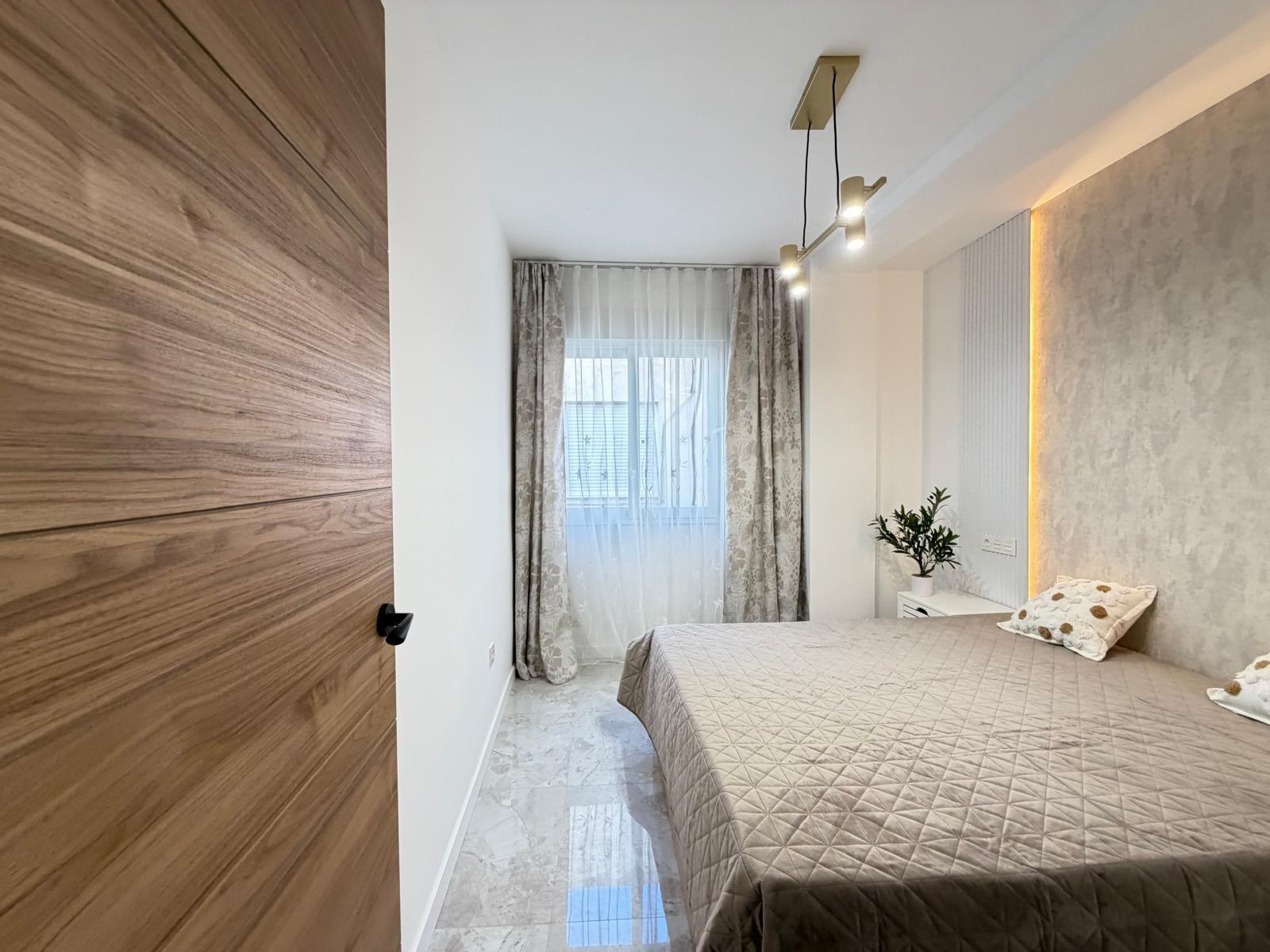 For sale - 3 Bedroom 1 Bathroom Penthouse in Torrevieja - Playa Del Cura  - Alicante