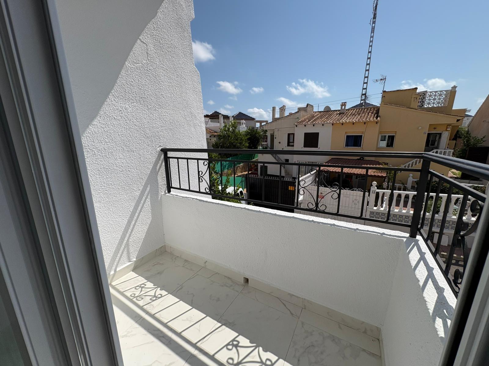 For sale - 3 Bedroom 2 Bathroom Town House in Torrevieja - Los Balcones - Los Altos Del Edén  - Alicante