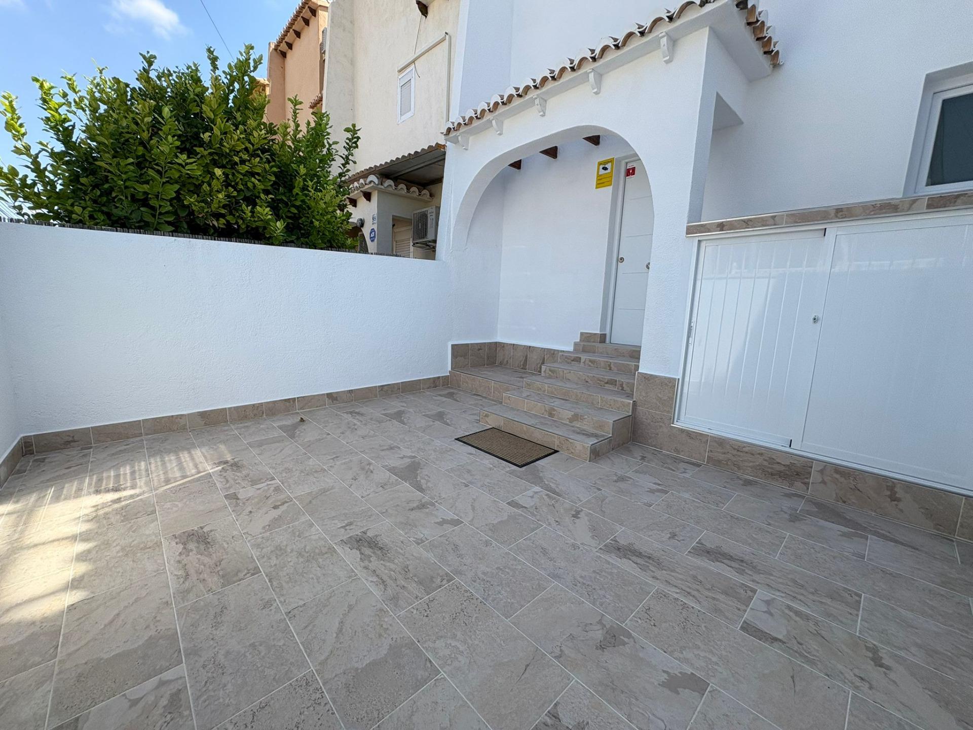 For sale - 3 Bedroom 2 Bathroom Town House in Torrevieja - Los Balcones - Los Altos Del Edén  - Alicante