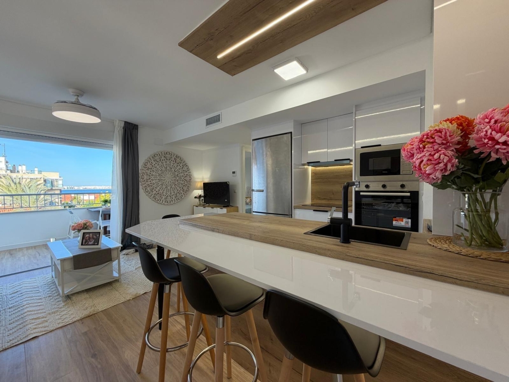 3 Bedroom 2 Bathroom Apartment in Punta Prima 