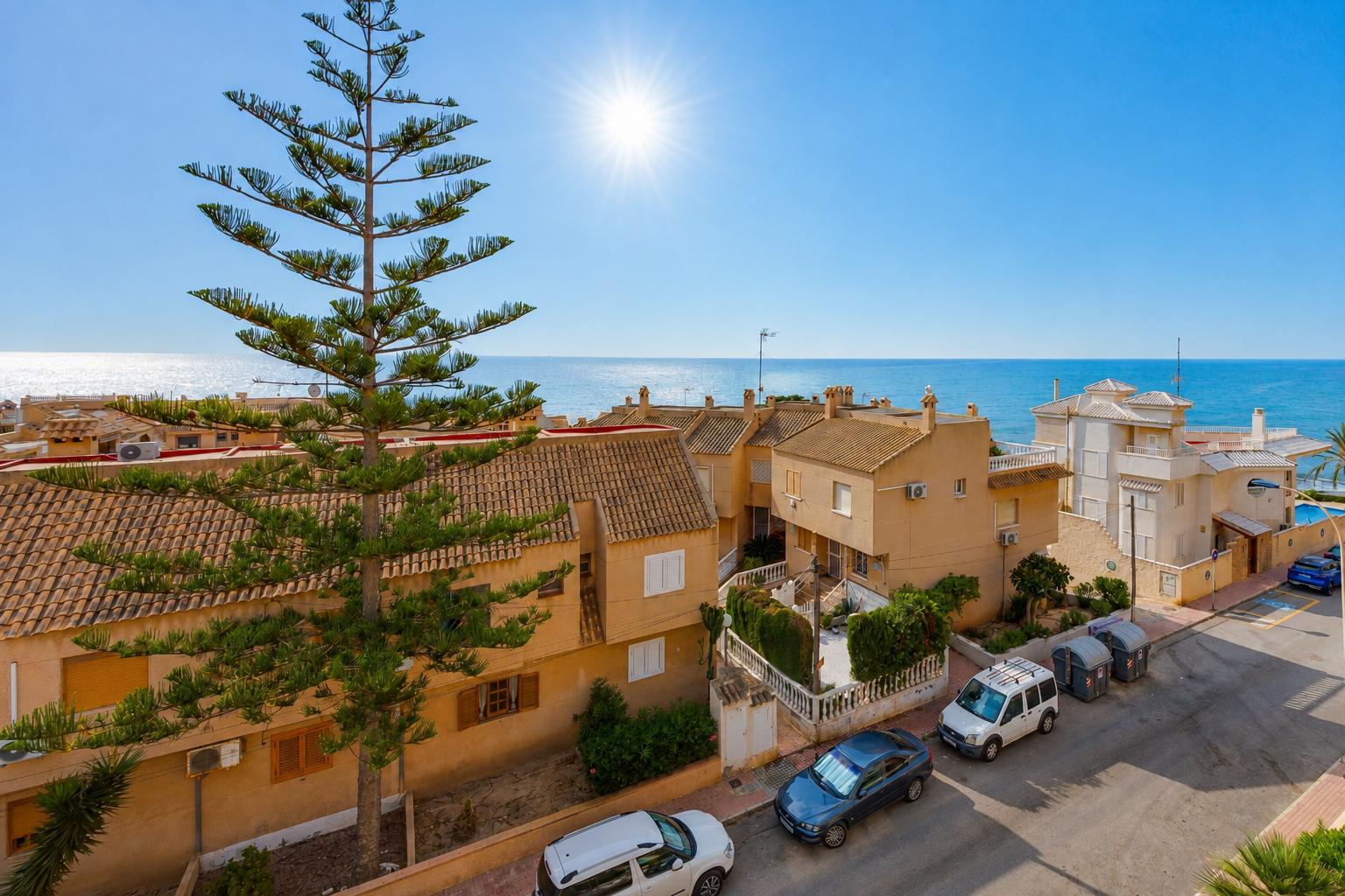 For sale - 2 Bedroom 1 Bathroom Apartment in Torrevieja - Costa Blanca  - Alicante
