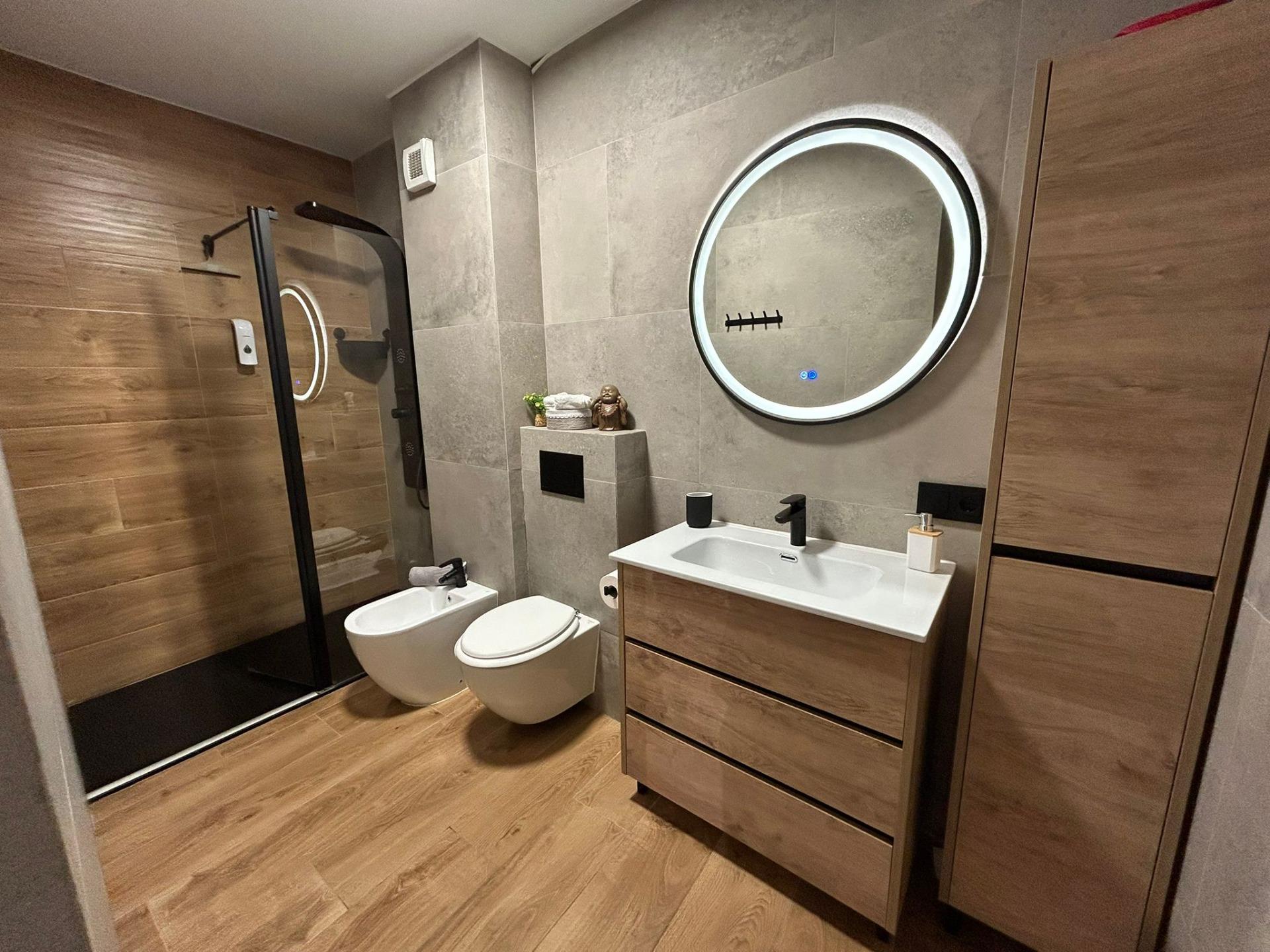 For sale - 3 Bedroom 2 Bathroom Apartment in Torrevieja - Estacion De Autobuses  - Alicante