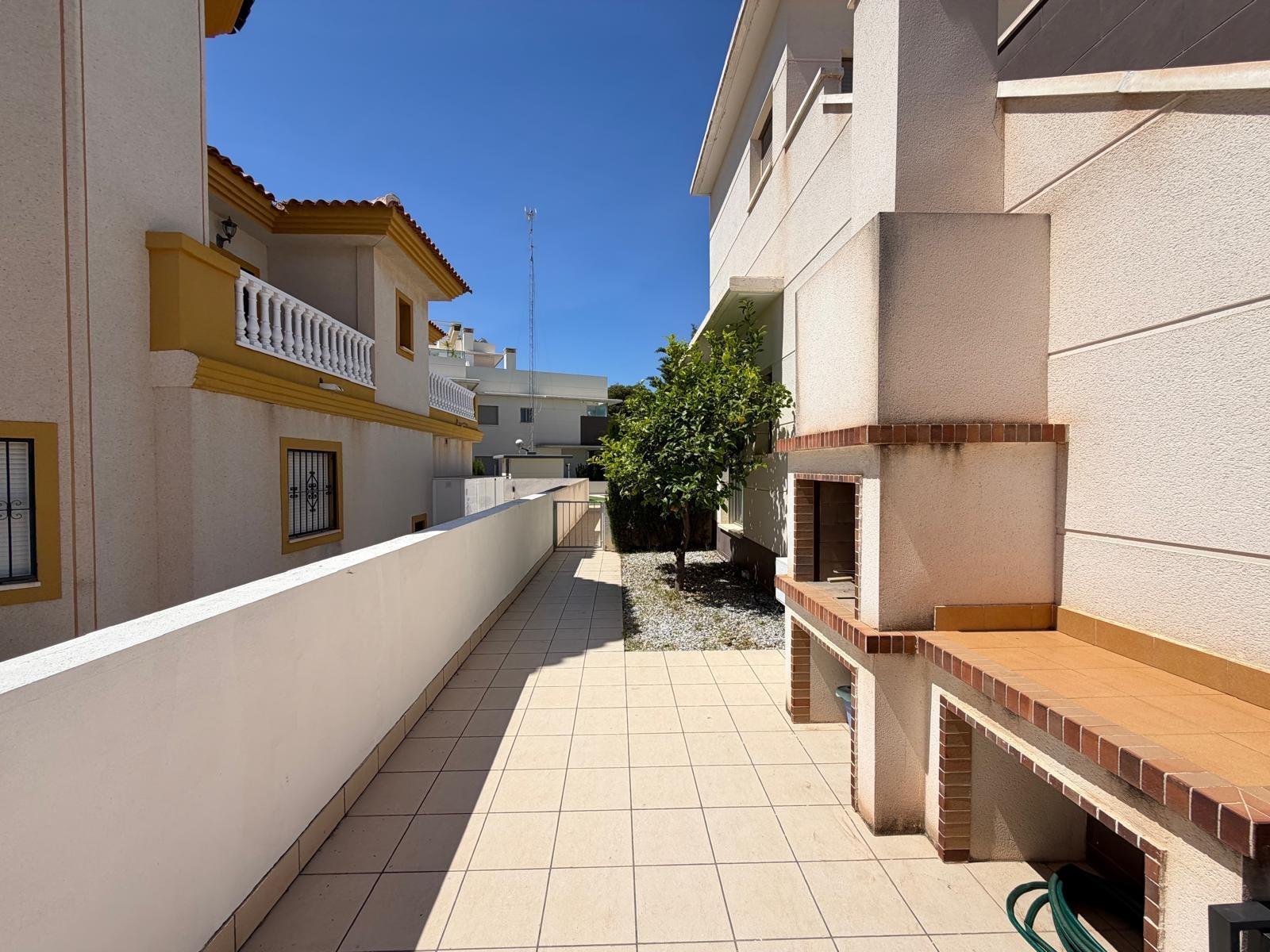 For sale - 4 Bedroom 3 Bathroom Villa in Ciudad Quesada - Dona Pepa  - Alicante