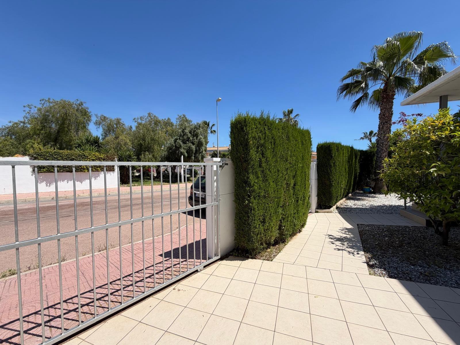 For sale - 4 Bedroom 3 Bathroom Villa in Ciudad Quesada - Dona Pepa  - Alicante
