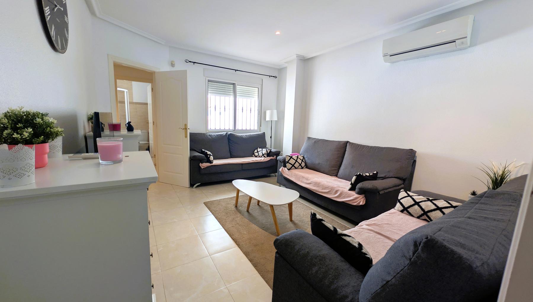 For sale - 5 Bedroom 3 Bathroom Linked Villa in Lo Crispen - Lo Crispen - Alicante