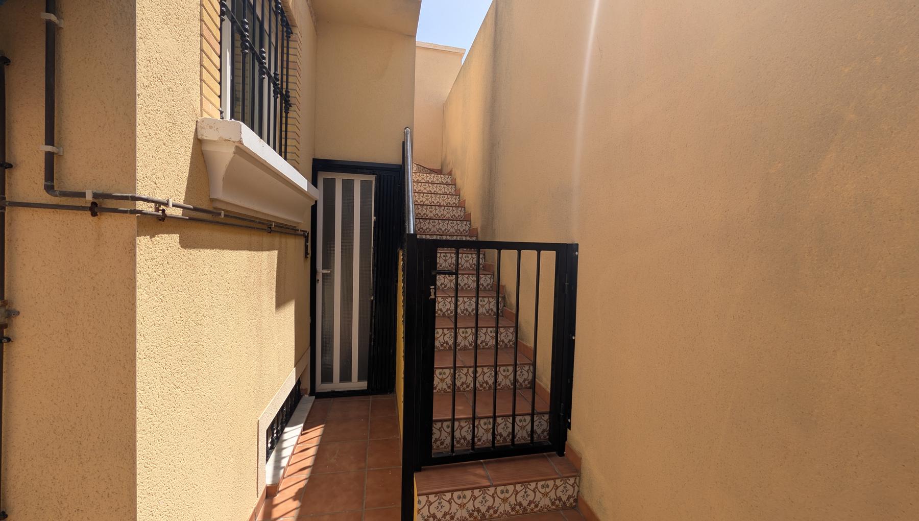 For sale - 5 Bedroom 3 Bathroom Linked Villa in Lo Crispen - Lo Crispen - Alicante