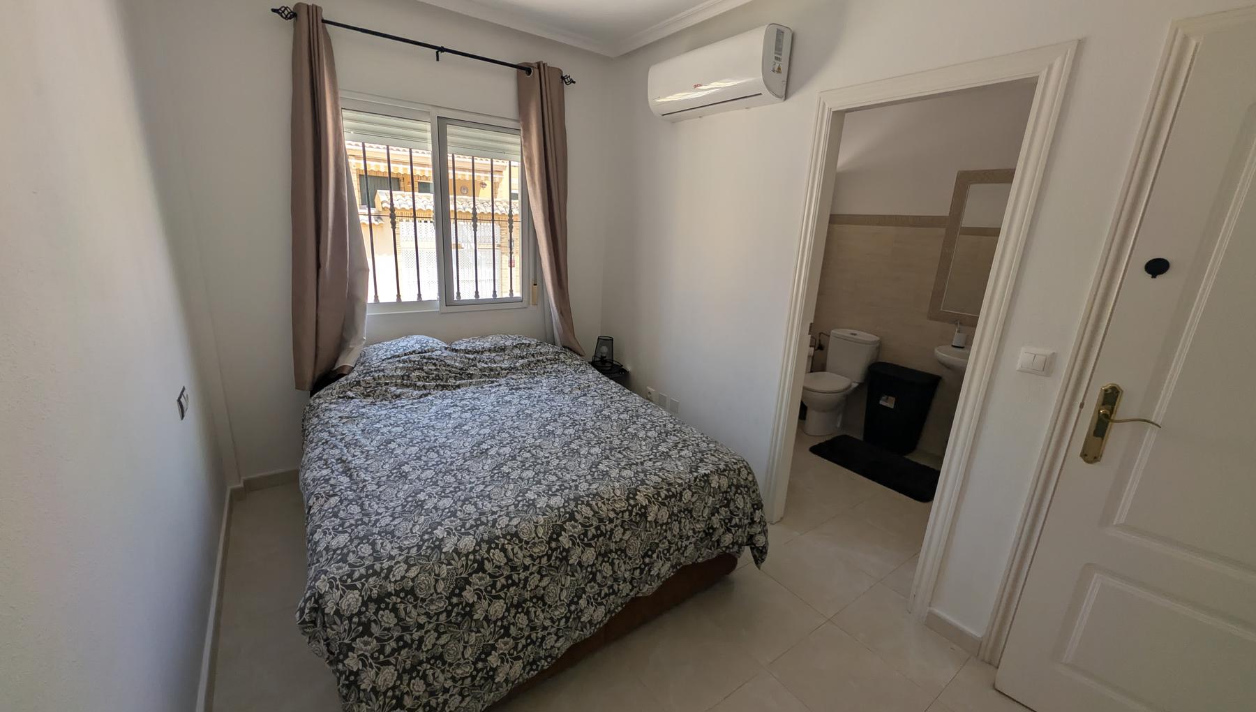 For sale - 5 Bedroom 3 Bathroom Linked Villa in Lo Crispen - Lo Crispen - Alicante