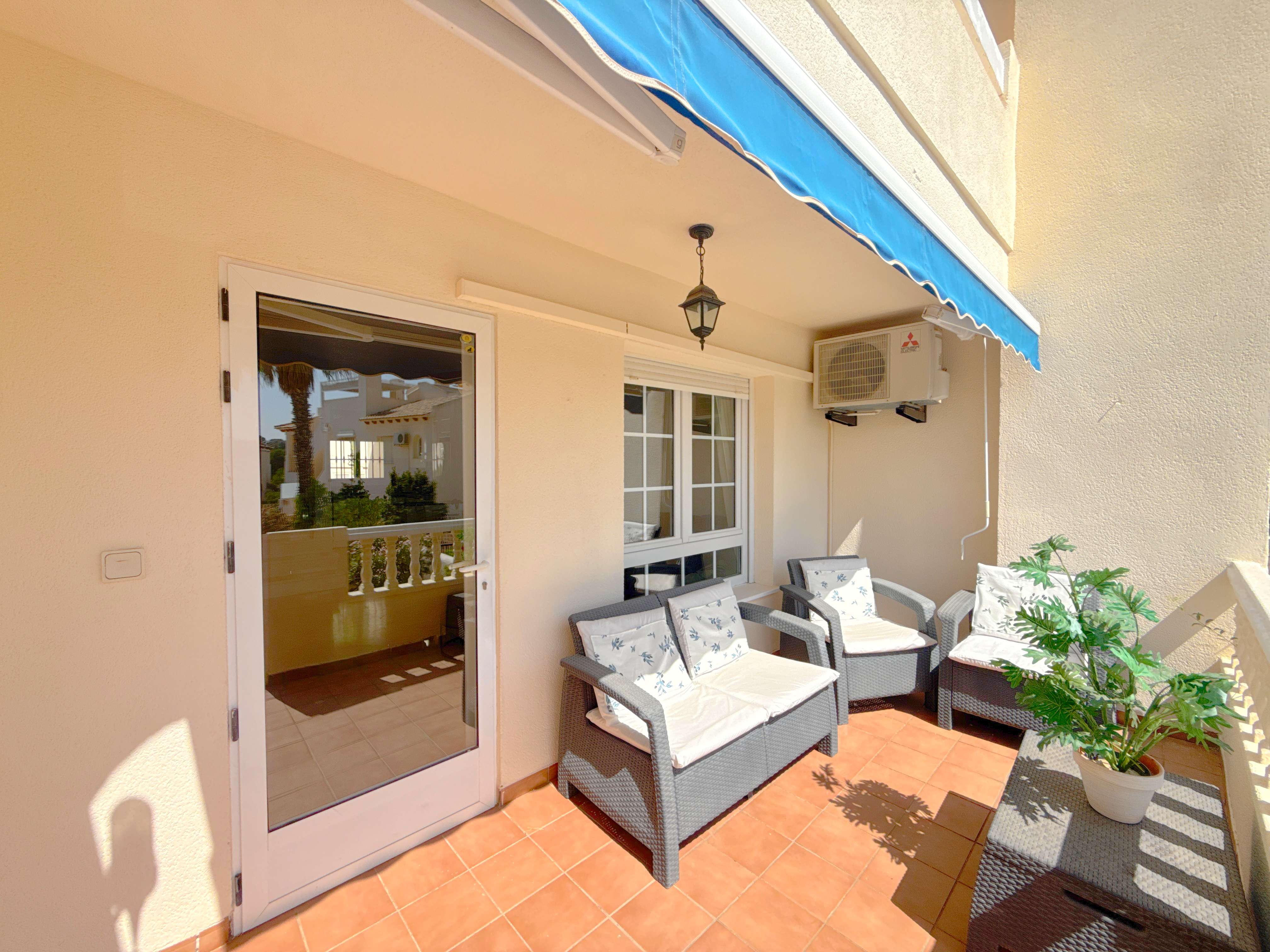 For sale - 2 Bedroom 2 Bathroom Townhouse in Las Ramblas Golf Villamartin -  - Alicante