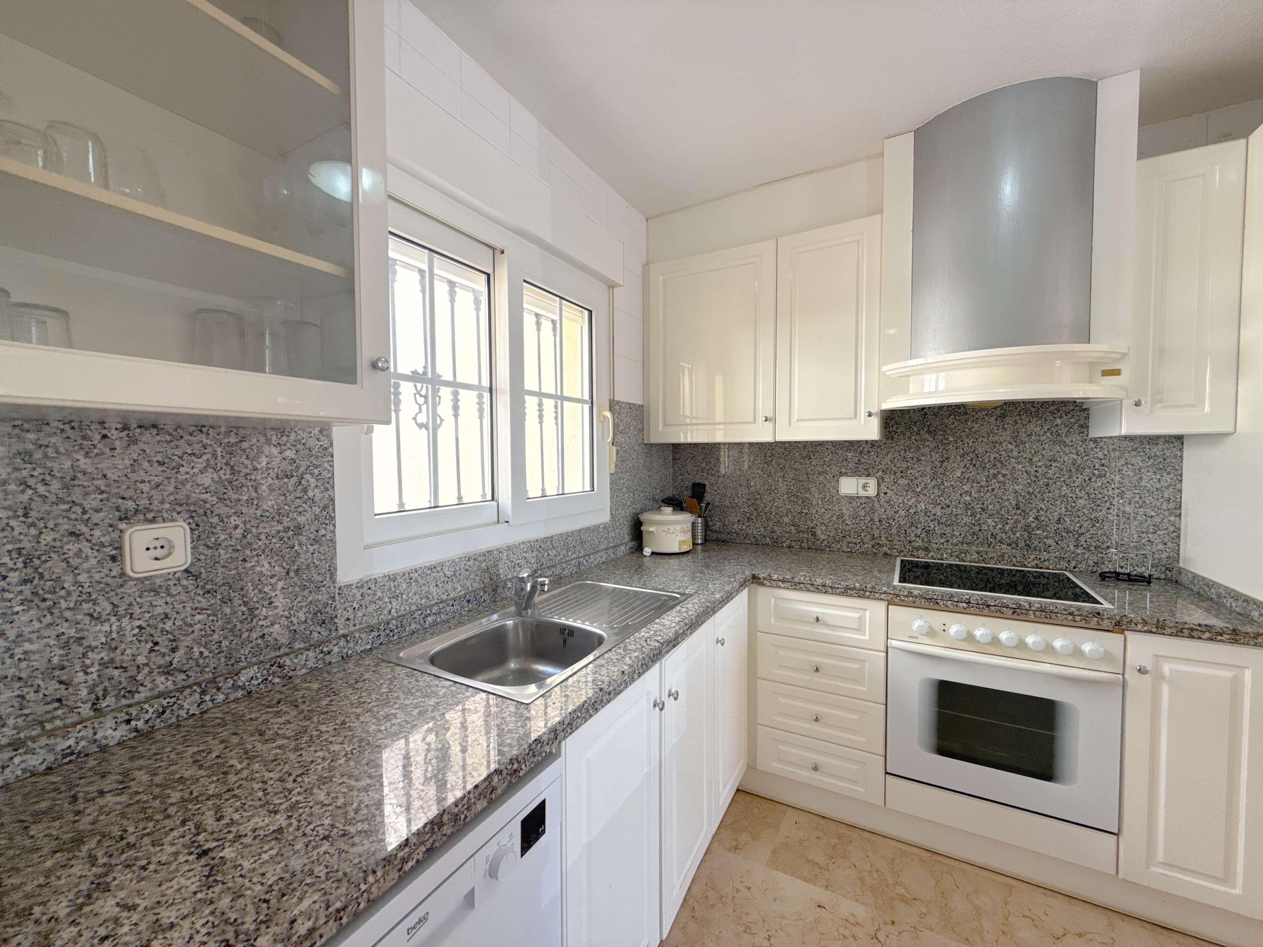 For sale - 2 Bedroom 2 Bathroom Townhouse in Las Ramblas Golf Villamartin -  - Alicante