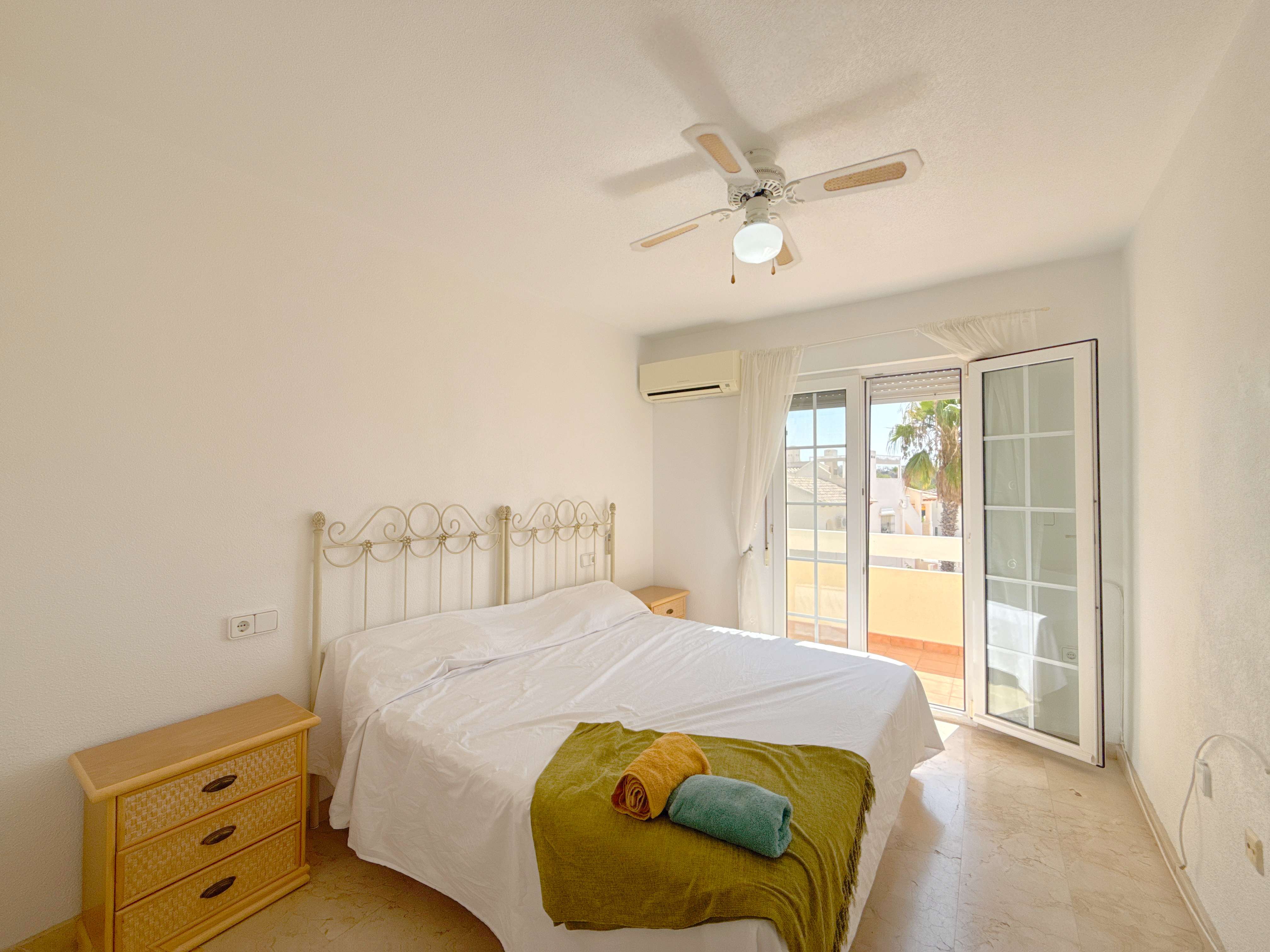 For sale - 2 Bedroom 2 Bathroom Townhouse in Las Ramblas Golf Villamartin -  - Alicante