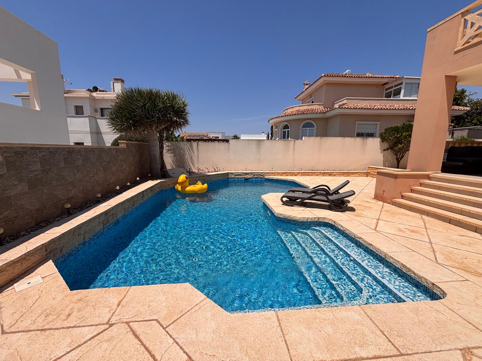 For sale - 4 Bedroom 2 Bathroom Detached Villa in Urbanización Ciudad Quesada - Urbanización Ciudad Quesada  - Alicante