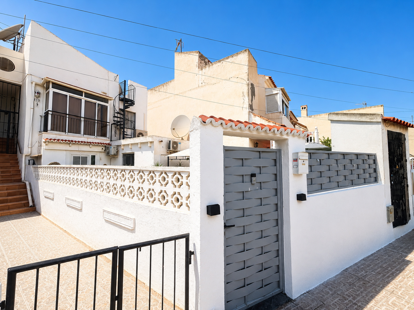 For sale - 2 Bedroom 1 Bathroom Apartment - Ground Floor in Urbanización El Chaparral - Urbanización El Chaparral  - Alicante