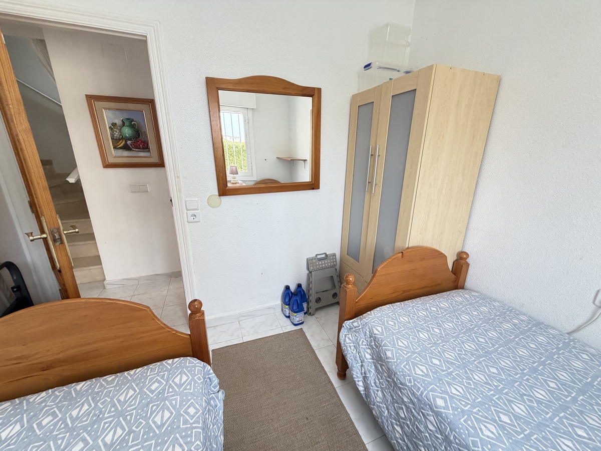For sale - 3 Bedroom 2 Bathroom Quad in La Florida, Playa Flamenca - , La Florida, Alicante, Spain - Alicante