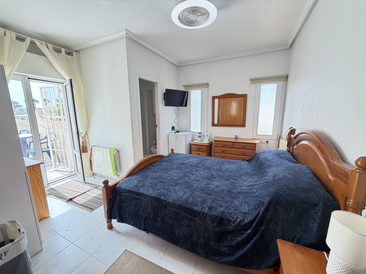 For sale - 3 Bedroom 2 Bathroom Quad in La Florida, Playa Flamenca - , La Florida, Alicante, Spain - Alicante