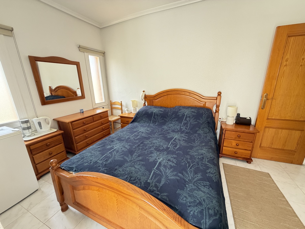For sale - 3 Bedroom 2 Bathroom Quad in La Florida, Playa Flamenca - , La Florida, Alicante, Spain - Alicante