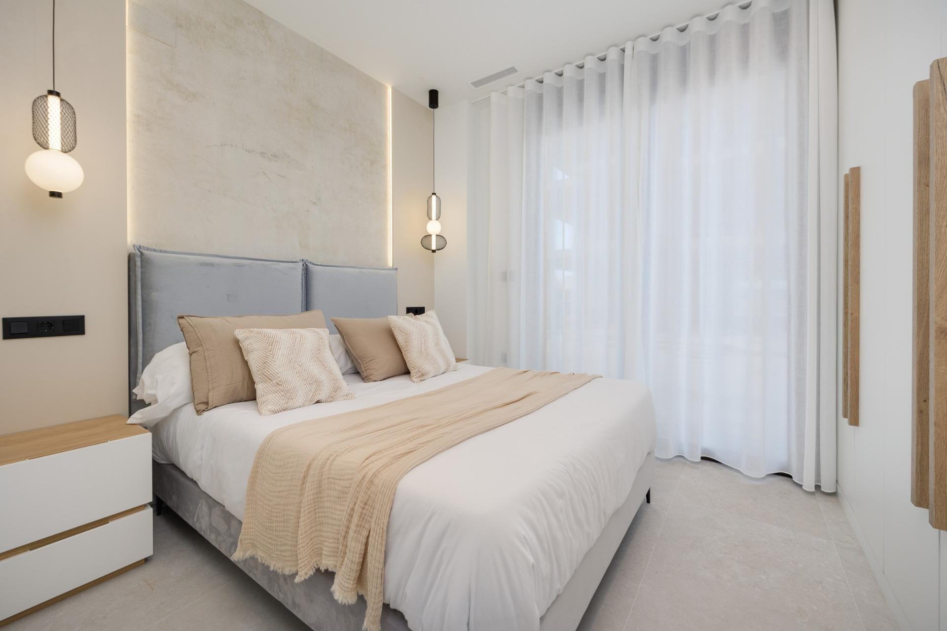 For sale - 2 Bedroom 2 Bathroom Apartment in Guardamar del Segura - Avda del Puerto  - Alicante