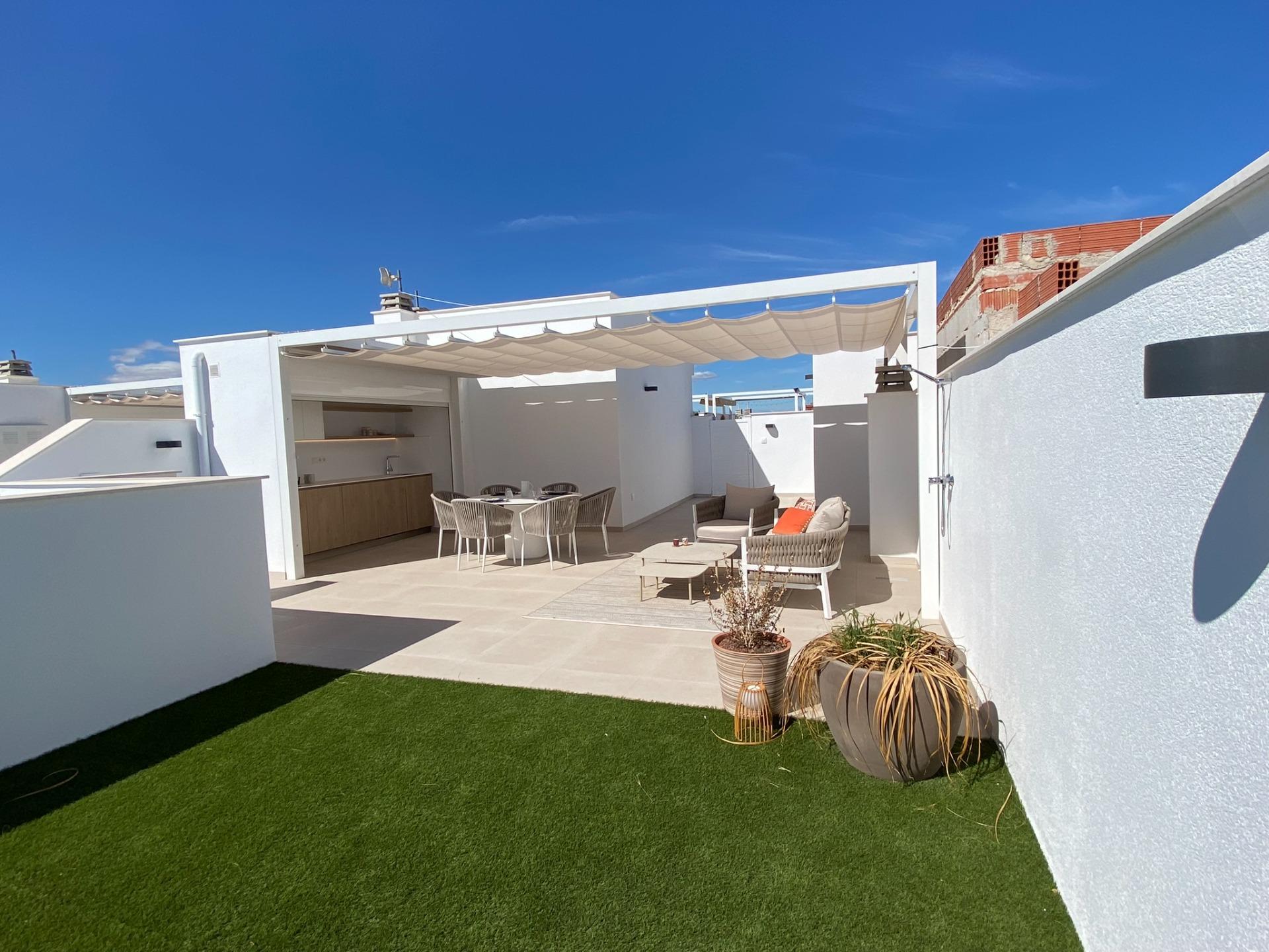 For sale - 2 Bedroom 2 Bathroom Bungalow in Pilar de La Horadada - pueblo  - Alicante