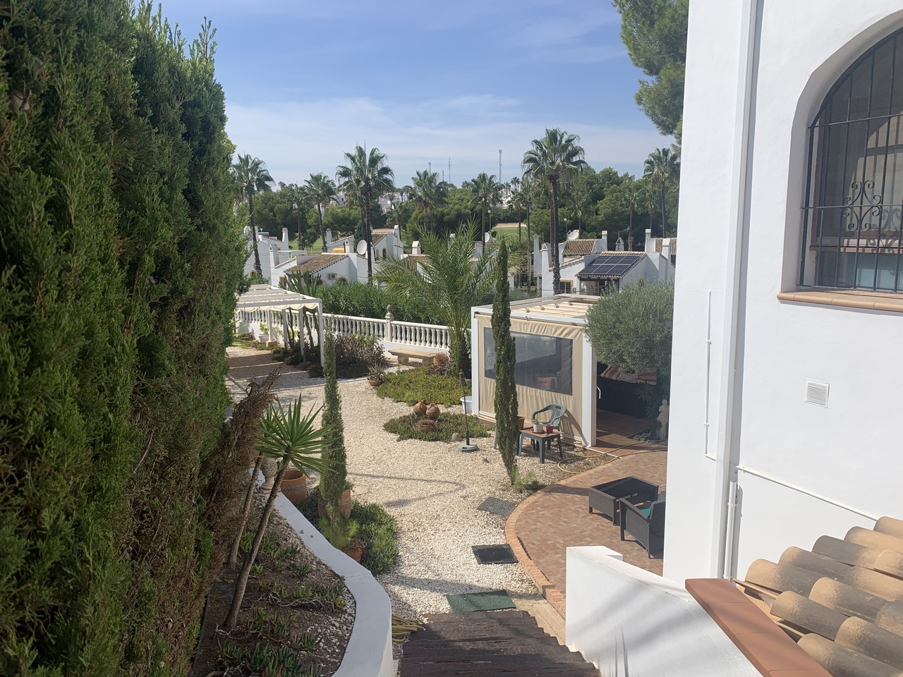For sale - 4 Bedroom 2 Bathroom Villa in Villamartin, Orihuela Costa -  - Alicante
