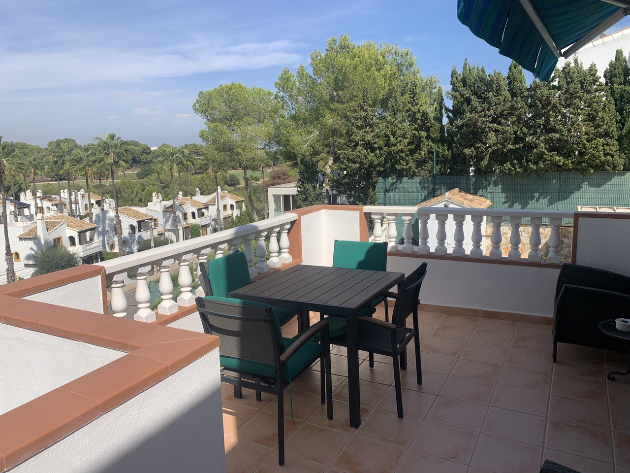For sale - 4 Bedroom 2 Bathroom Villa in Villamartin, Orihuela Costa -  - Alicante
