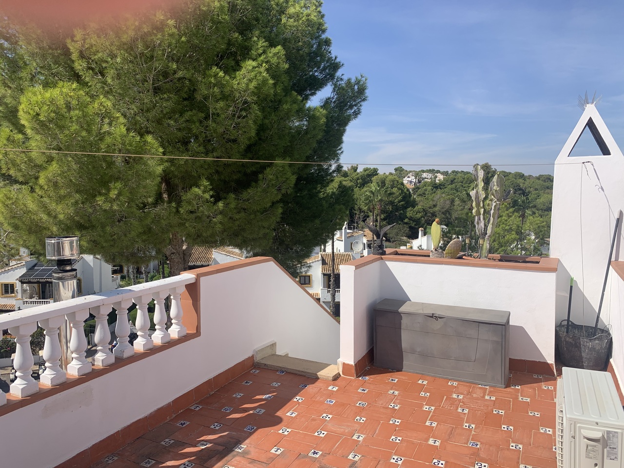 For sale - 4 Bedroom 2 Bathroom Villa in Villamartin, Orihuela Costa -  - Alicante