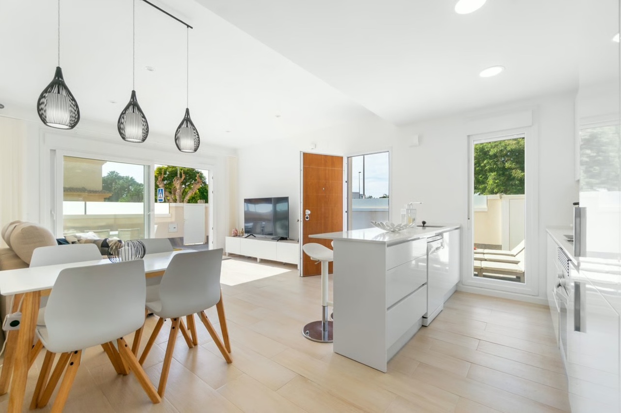For sale - 3 Bedroom 2 Bathroom Villa in Pilar de la Horadada -  - Alicante