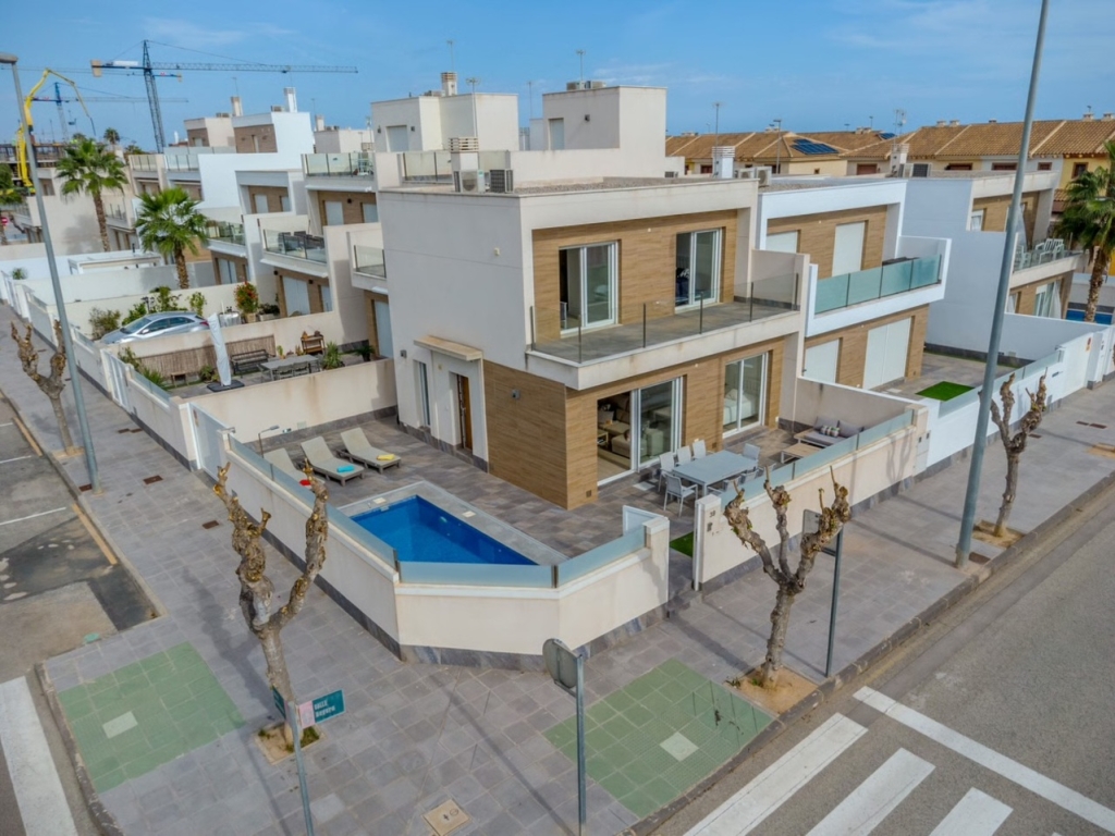 3 Bedroom 2 Bathroom Villa in Pilar de la Horadada