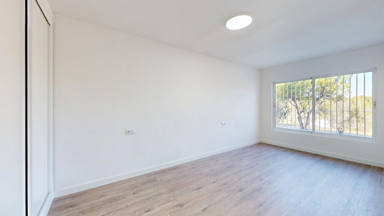 For sale - 2 Bedroom 1 Bathroom Apartment in Villamartin, Orihuela Costa -  - Alicante