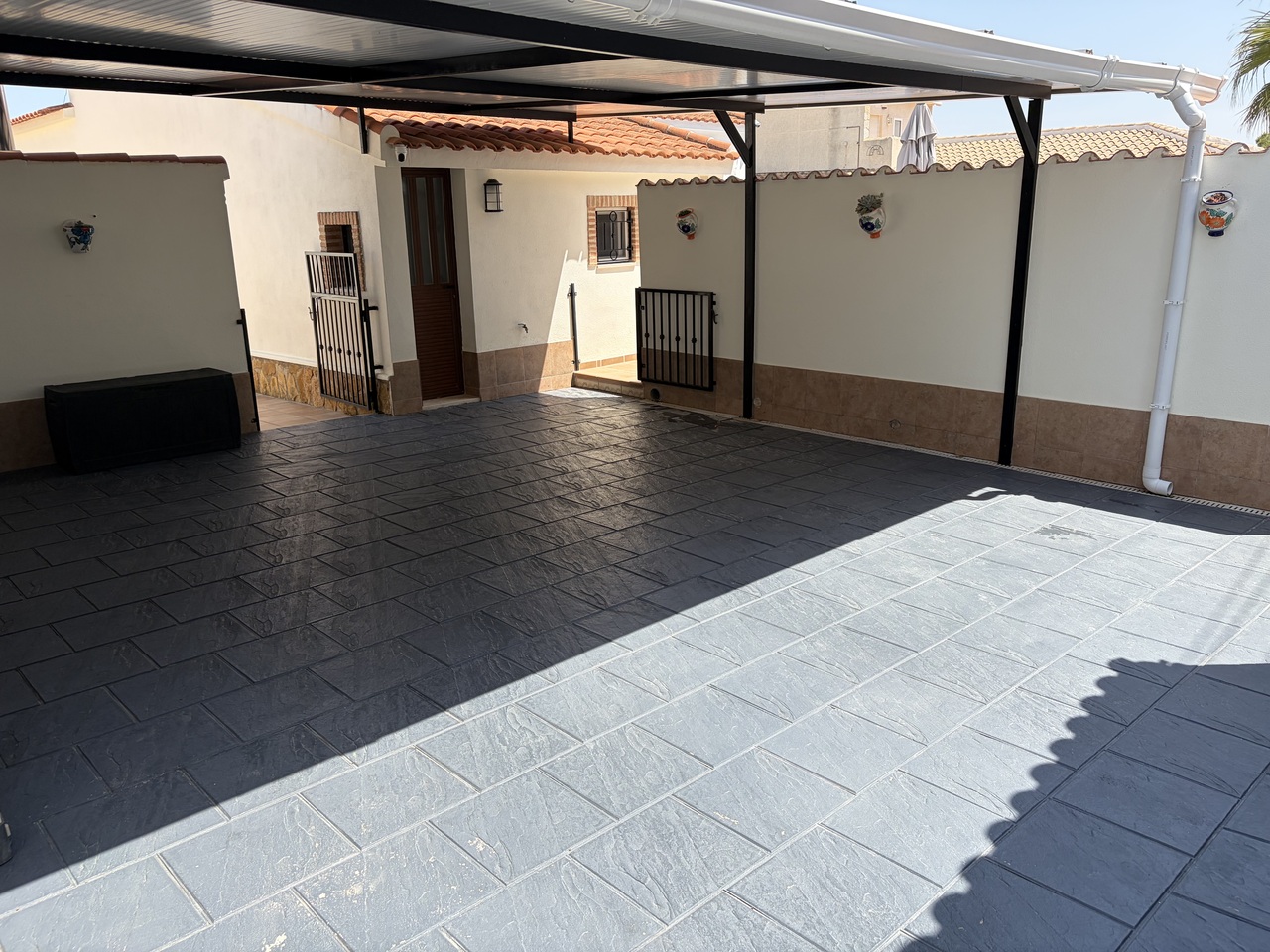 For sale - 4 Bedroom 5 Bathroom Villa in Pinar de Campoverde -  - Alicante