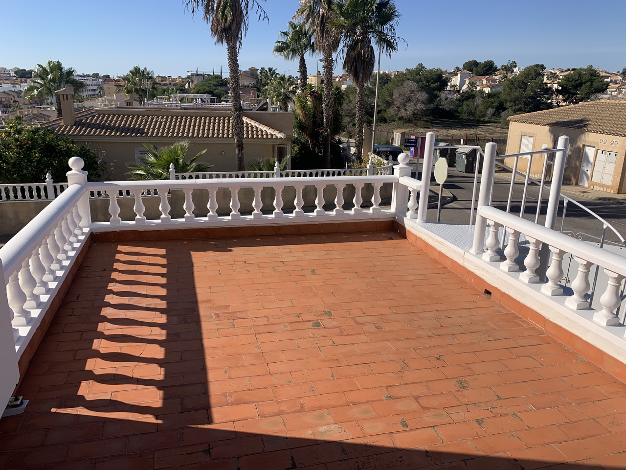 For sale - 3 Bedroom 2 Bathroom Villa in Villamartin, Orihuela Costa -  - Alicante