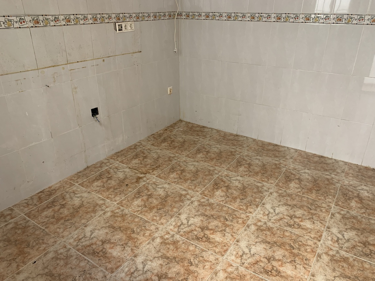 For sale - 2 Bedroom 1 Bathroom Town House in Punta Prima -  - Alicante