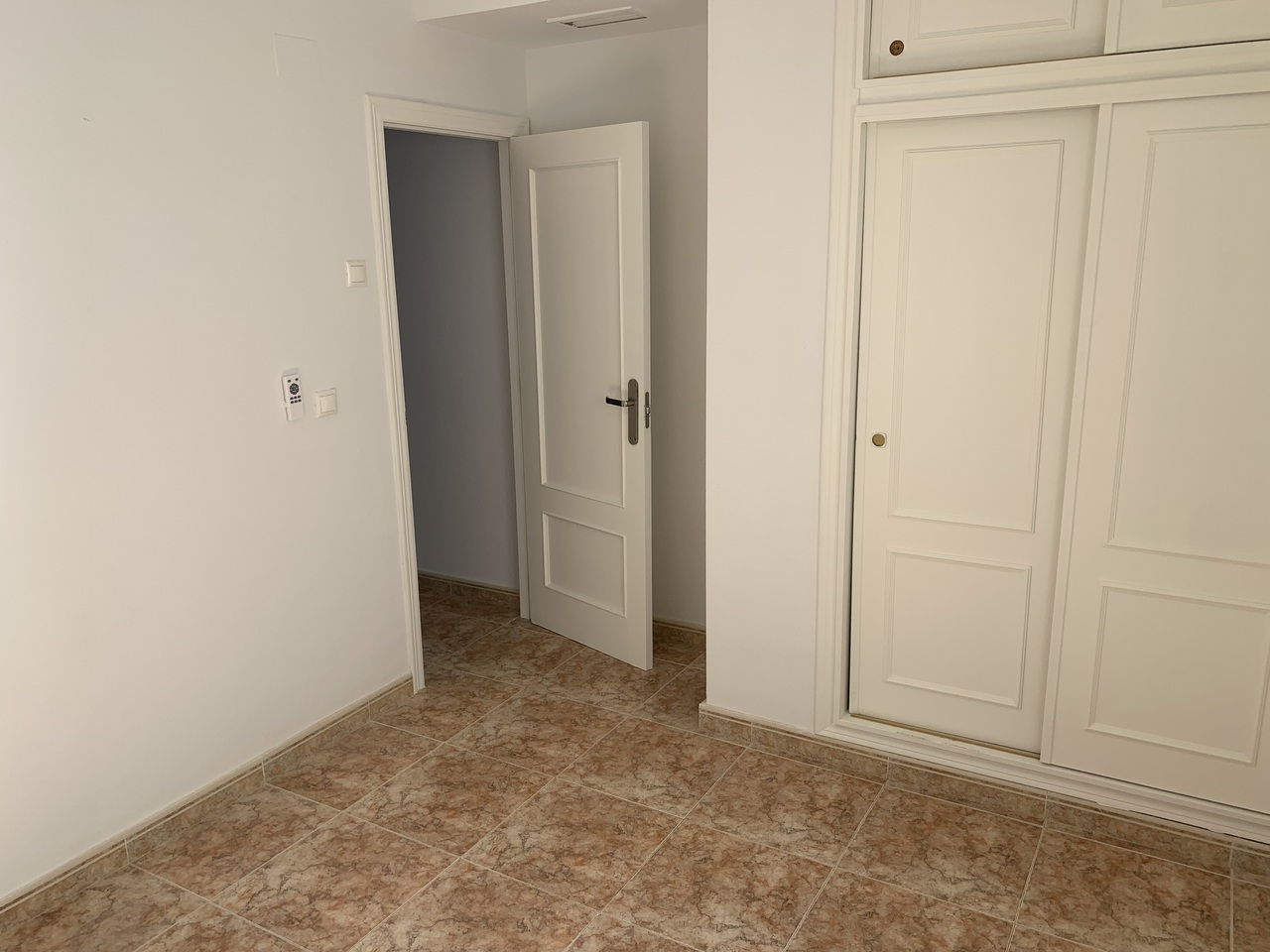 For sale - 2 Bedroom 1 Bathroom Town House in Punta Prima -  - Alicante