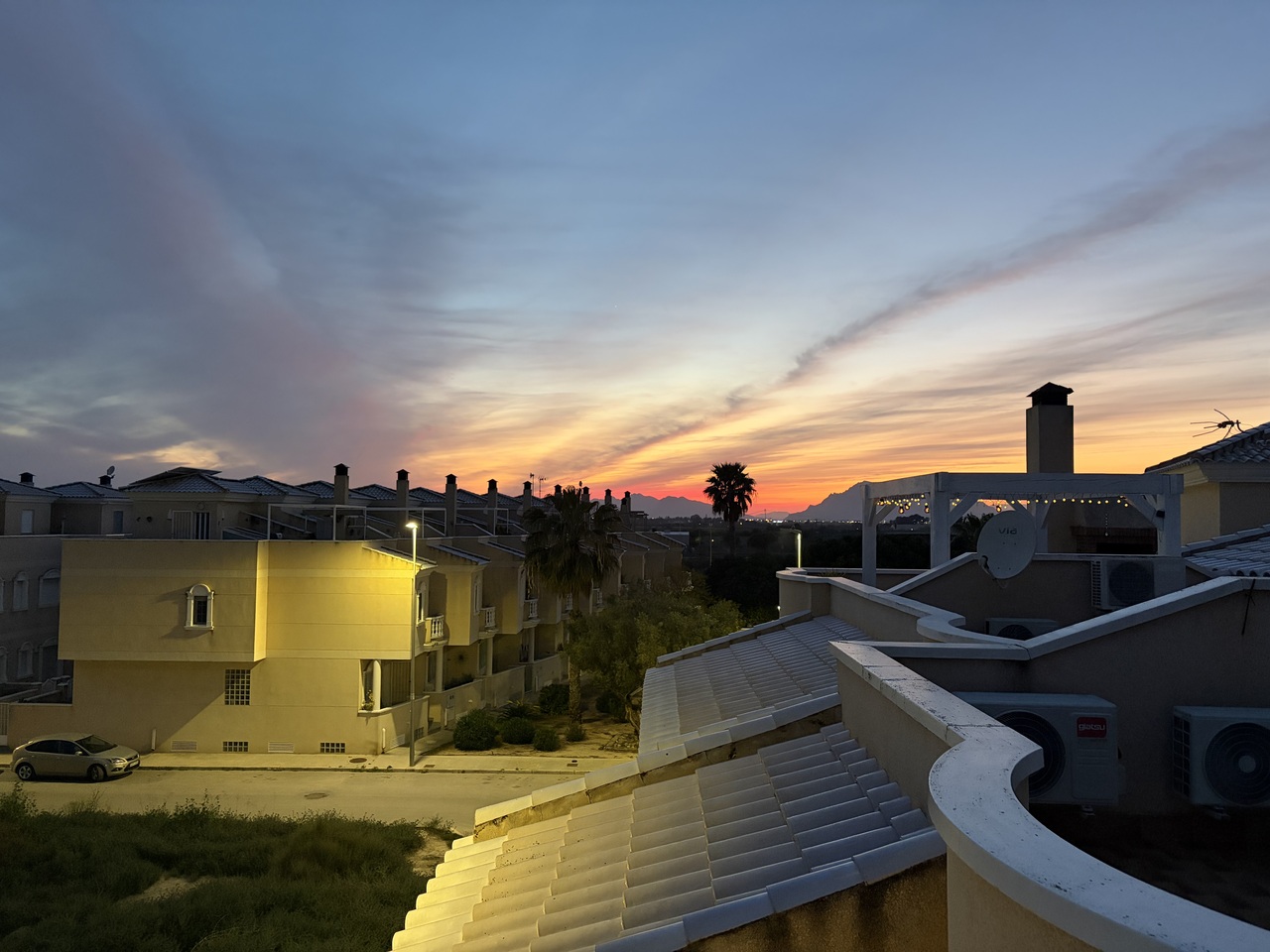 For sale - 3 Bedroom 3 Bathroom Town House in Heredades -  - Alicante