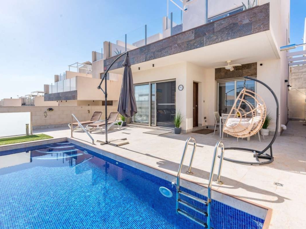 3 Bedroom 3 Bathroom House - Detached Villa in Orihuela