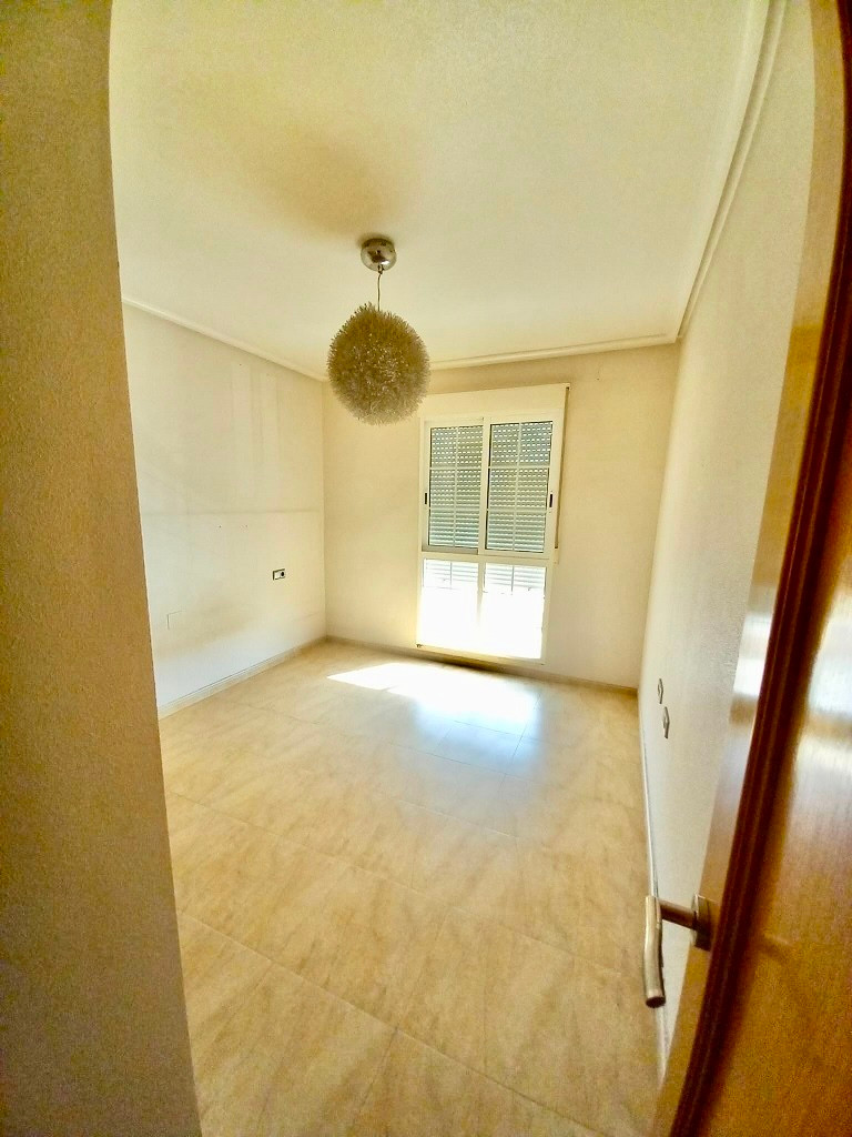 For sale - 3 Bedroom 2 Bathroom Apartment - Middle Floor Apartment in Almoradi - Almoradi Centro  - Alicante