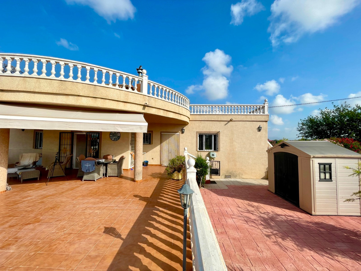 For sale - 3 Bedroom 2 Bathroom House - Detached Villa in Catral - Catral Centro  - Alicante