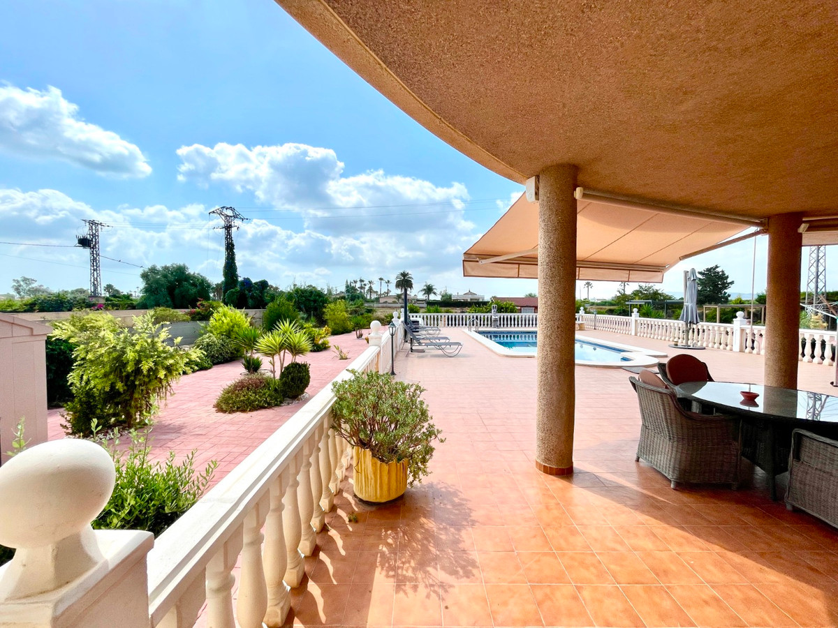 For sale - 3 Bedroom 2 Bathroom House - Detached Villa in Catral - Catral Centro  - Alicante