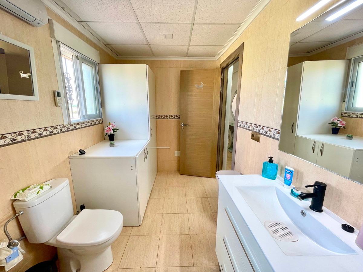 For sale - 3 Bedroom 2 Bathroom House - Detached Villa in Catral - Catral Centro  - Alicante