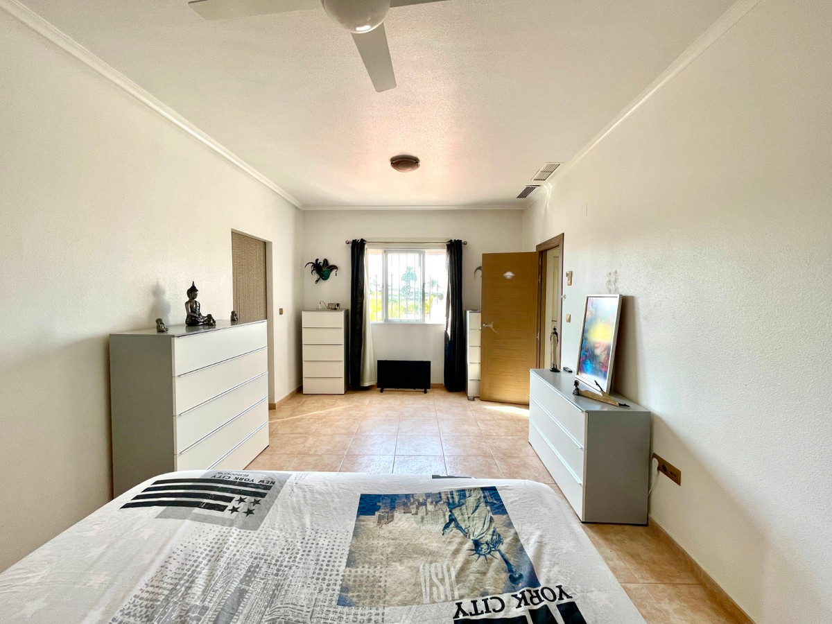 For sale - 3 Bedroom 2 Bathroom House - Detached Villa in Catral - Catral Centro  - Alicante