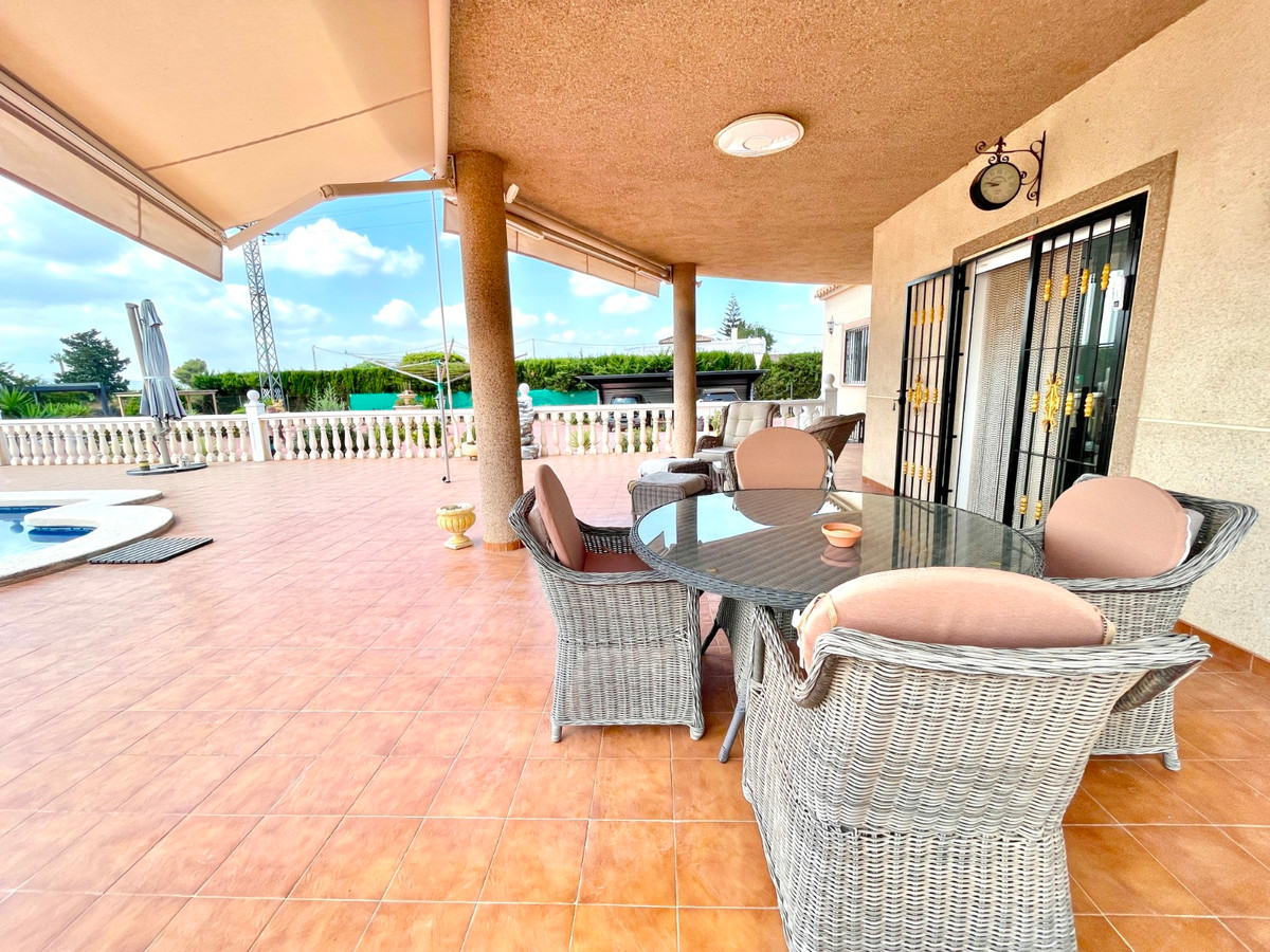 For sale - 3 Bedroom 2 Bathroom House - Detached Villa in Catral - Catral Centro  - Alicante