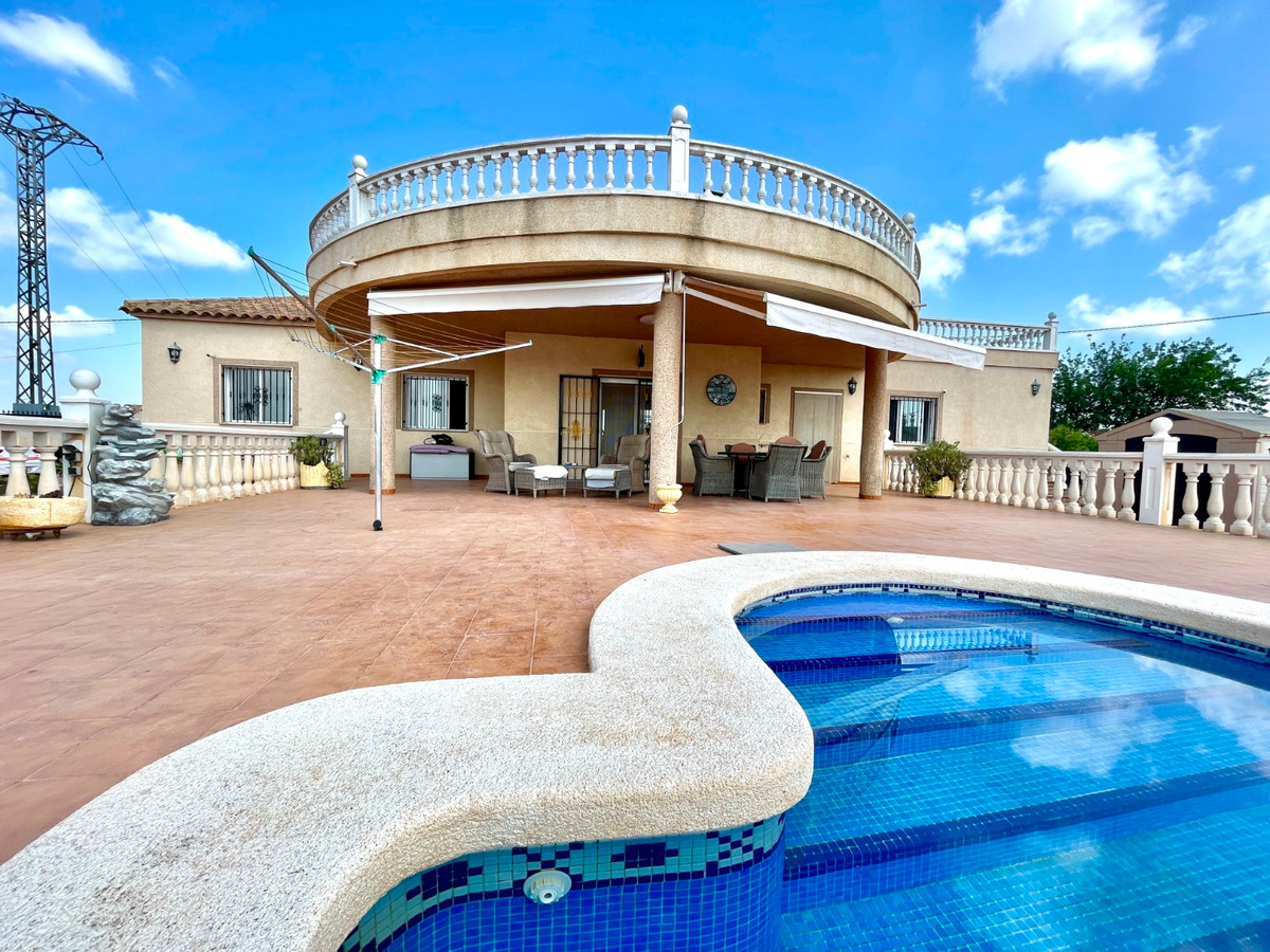 For sale - 3 Bedroom 2 Bathroom House - Detached Villa in Catral - Catral Centro  - Alicante