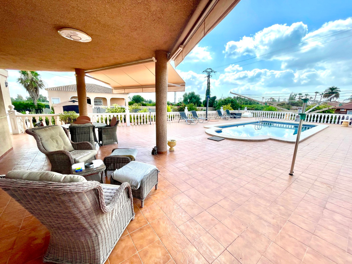 For sale - 3 Bedroom 2 Bathroom House - Detached Villa in Catral - Catral Centro  - Alicante