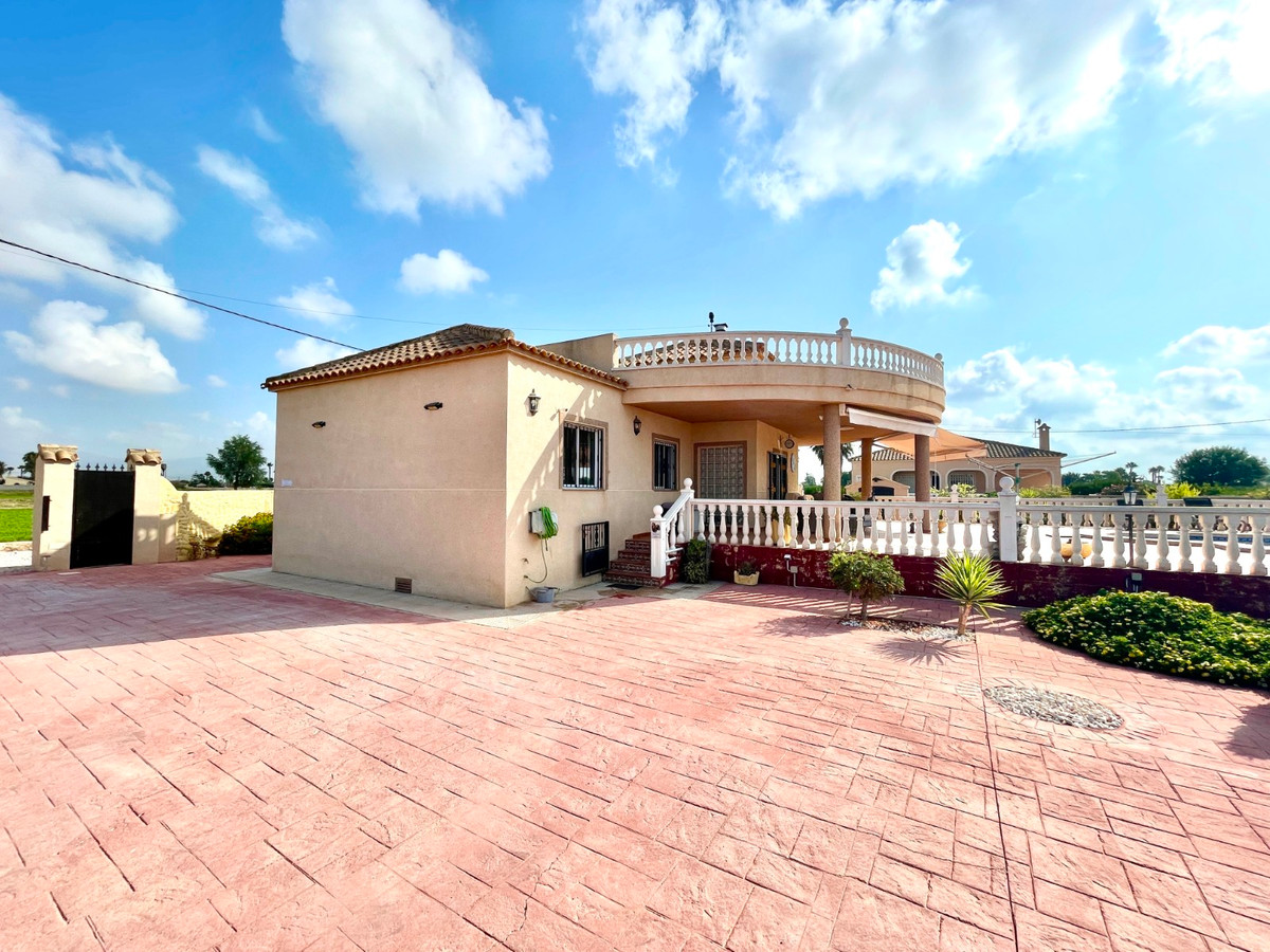 For sale - 3 Bedroom 2 Bathroom House - Detached Villa in Catral - Catral Centro  - Alicante