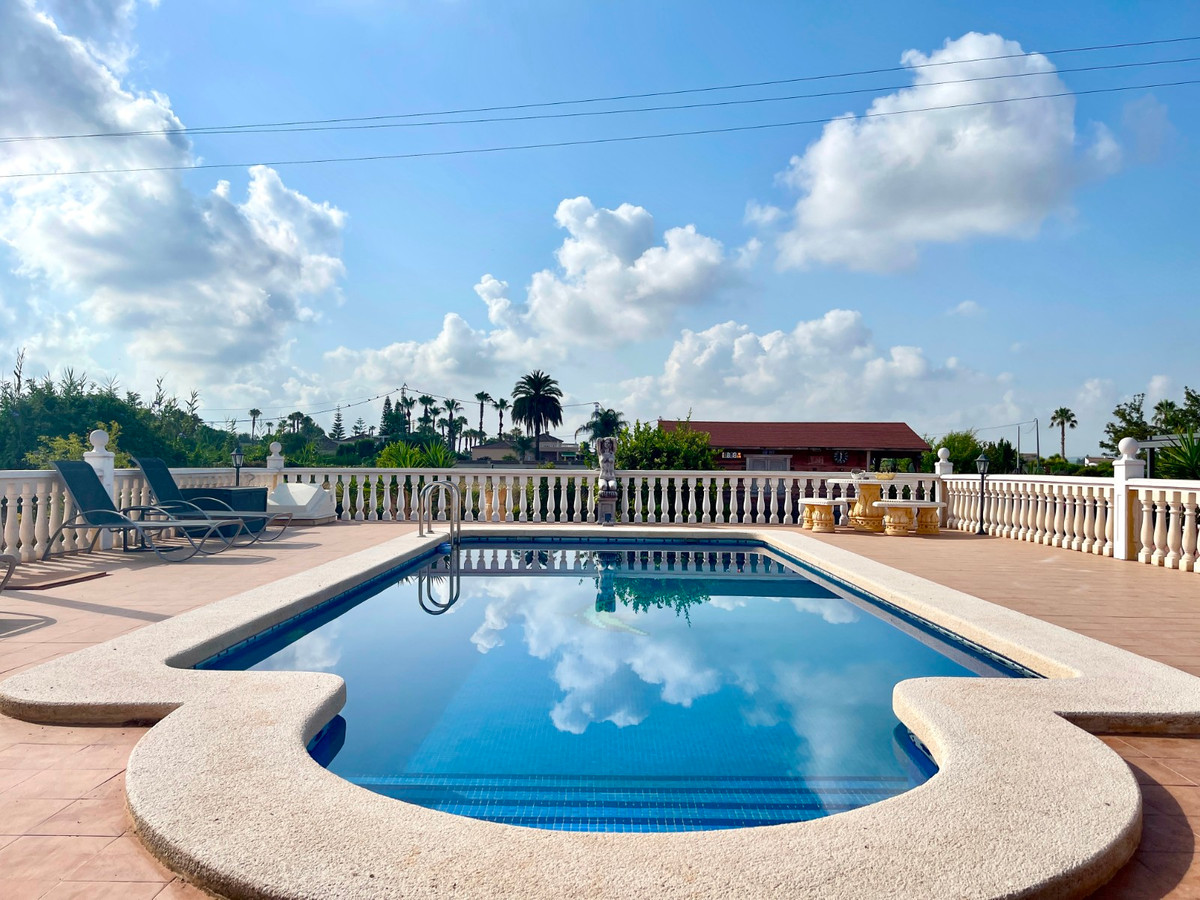For sale - 3 Bedroom 2 Bathroom House - Detached Villa in Catral - Catral Centro  - Alicante