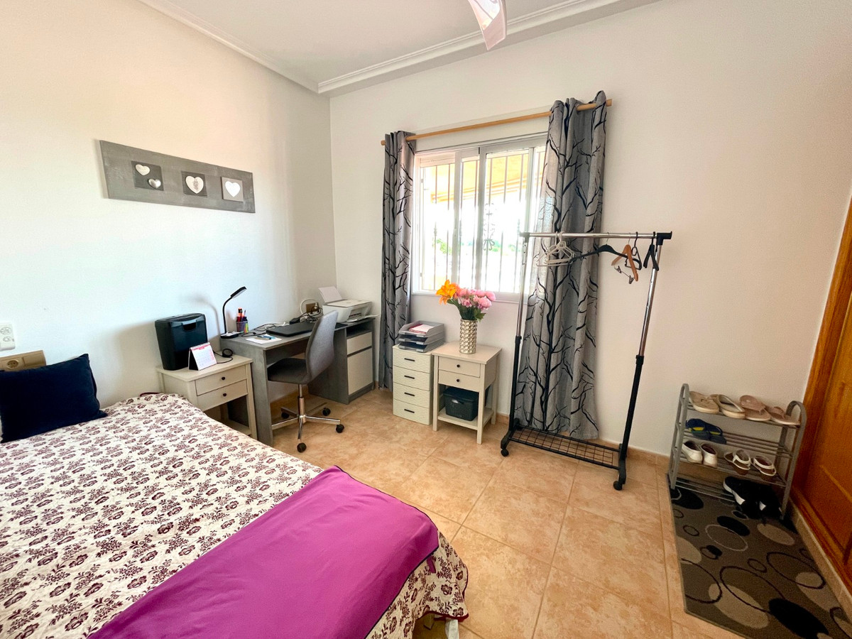 For sale - 3 Bedroom 2 Bathroom House - Detached Villa in Catral - Catral Centro  - Alicante